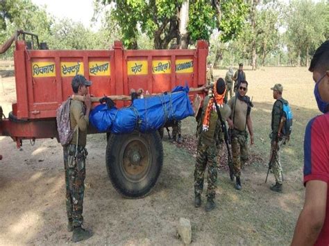 Two Naxalite leaders come to recover, former gunman identified Gundadhur | मुठभेड़: वसूली करने ...