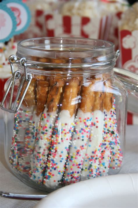 white chocolate covered pretzels with rainbow sprinkles | Wedding ...