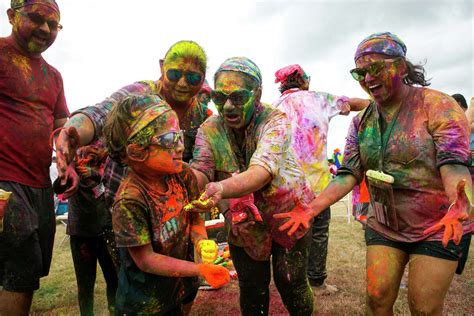 Houston Holi festivals: How to celebrate Hindu holiday