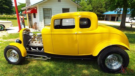 1932 Ford 2dr 5 Window Coupe