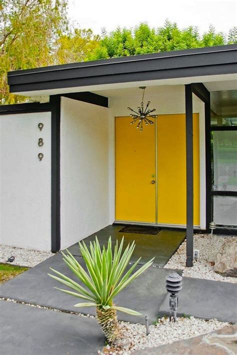 What color should I paint the front door? | Mid century modern exterior, Contemporary front ...