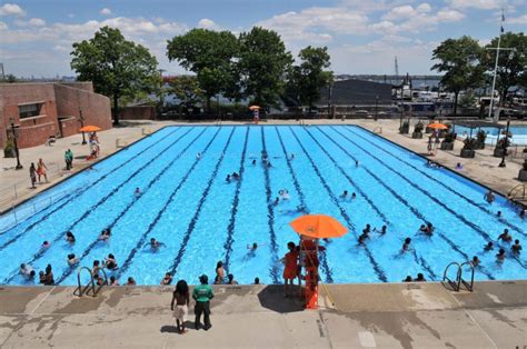 Brooklyn´s public swimming pools - Car Service New York