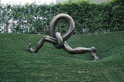 23 Pictures of Weird Sculptures