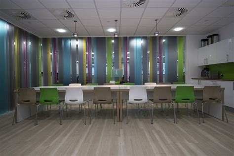 Office Canteen Design, Furniture & Dining Hall Design - Fusion