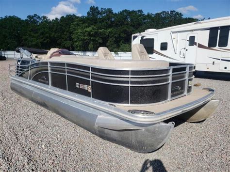 Used Pontoon Boats For Sale | SalvageBoatsAuction.com