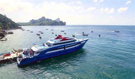 Phi Phi Island Private Boat Tour from Phuket (by Ferry & Long-tail Boat) - Trazy, Your Travel ...