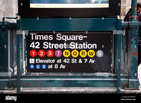 Times square subway hi-res stock photography and images - Alamy