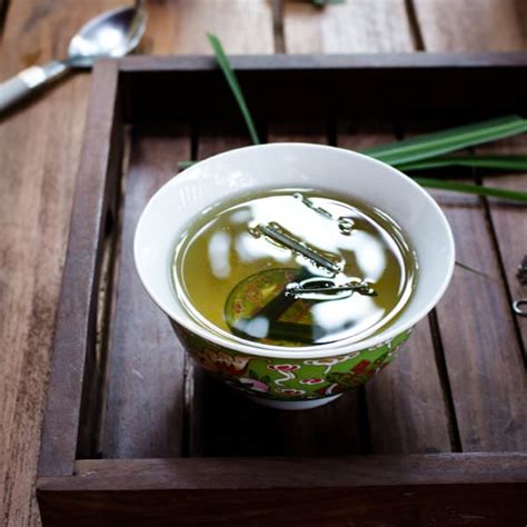 How to make Lemongrass Tea - Recipe | MasalaHerb.com