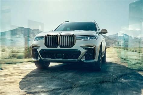 2022 BMW X7 M50i Specs, Price, MPG & Key Features