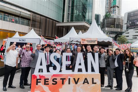 First & Largest ASEAN Festival in Malaysia - ASEAN RECORDS