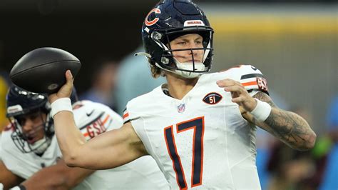 Chicago Bears make surprise decision at quarterback in Week 9 | Yardbarker