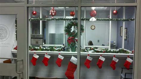 Best Ways To Makes Christmas Office Decorating Ideas | ARCHITECT-TO