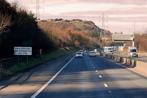 What is hard shoulder? A guide to understanding UK motorways | trans.info