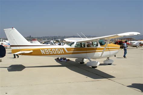 Cessna 172M Skyhawk II, Single-engine High-wing Cabin Passenger/Utility Monoplane, U.S.A.