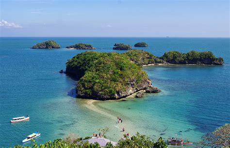 Travel Guide: Hundred Islands National Park in Pangasinan – I Wander