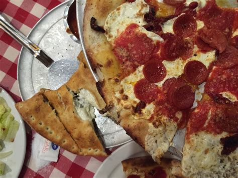 GRIMALDI's PIZZERIA: New York's #1 Coal Brick-Oven Pizza Institution ...