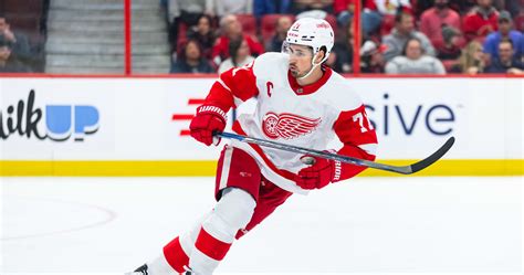 Dylan Larkin, Red Wings Agree to 8-Year, $69.6M Contract Extension ...