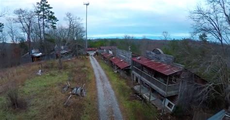 Abandoned Kentucky Ghost Town Looks Like Something Out of a Movie