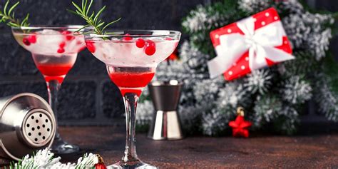 Mistletoe Martini: Recipe + Ingredients – The Mixer