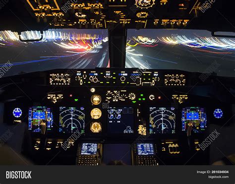 Cockpit Passenger Image & Photo (Free Trial) | Bigstock