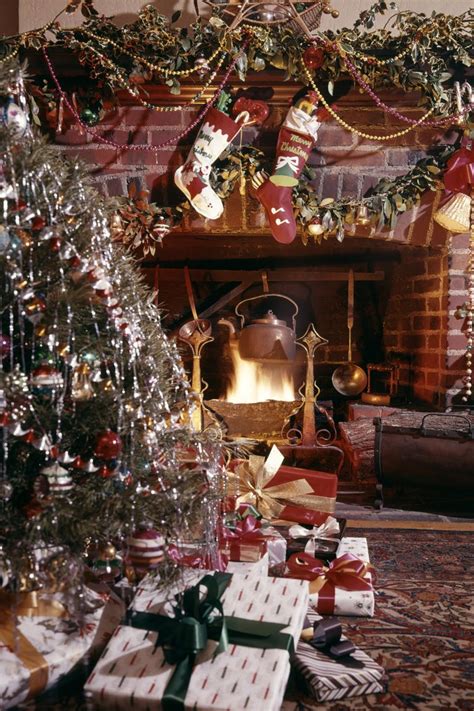 10 Classic Christmas Traditions - Best Traditional Holiday Activities