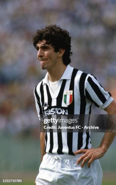 263 Paolo Rossi Juventus Photos & High Res Pictures - Getty Images