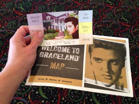 Things to do in Memphis: Visiting Graceland