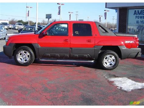 2005 Victory Red Chevrolet Avalanche Z71 4x4 #23259692 Photo #2 | GTCarLot.com - Car Color Galleries