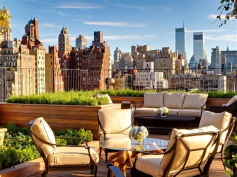 Rooftop Hotel Bars with Incredible Views | New york hotels, Nyc rooftop ...