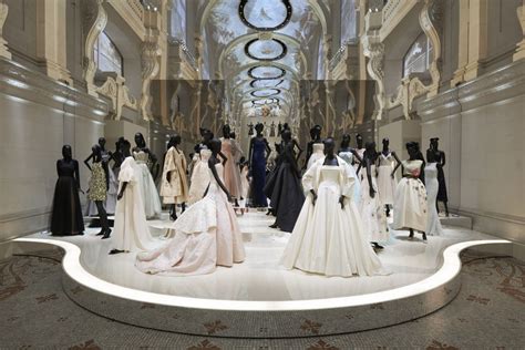 Exposition Dior - Le Bal Dior | Paris Capitale