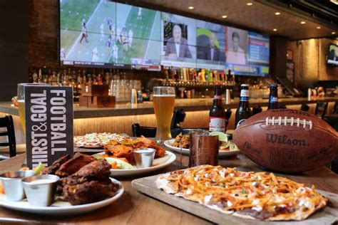 Best Sports Bars in Chicago: Where to Watch and Drink on Game Day - Thrillist