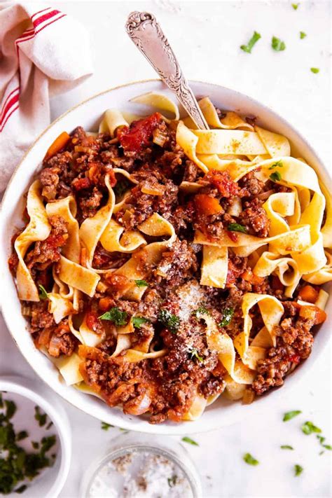 Simple Bolognese Sauce Recipe - Savory Nothings