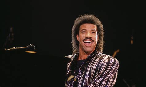 Lionel Richie - Iconic Pop Songwriter | uDiscover Music