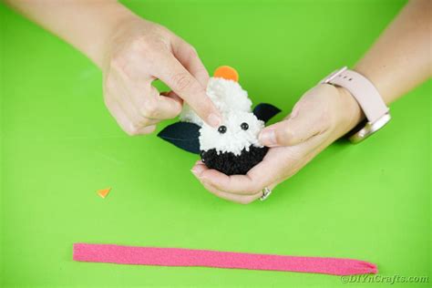 Adorable Pom Pom Penguin Winter Decoration - DIY & Crafts