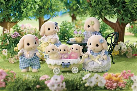 Calico Critters Flora Rabbit Family - Geppetto's Toys - EPOCH Everlasting Play