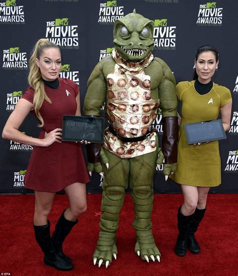 #StarTrek #Costumes #Halloween | Star trek costume, Star trek, Trek