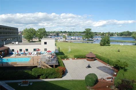 Beautiful Outdoor Wedding - Picture of Travelodge Hotel Belleville, Belleville - TripAdvisor