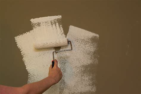 How to Repair Torn Drywall Paper | DoItYourself.com