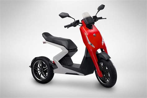 New British electric maxi scooter revealed