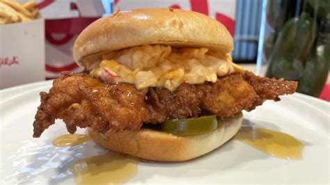 Chick-Fil-A Honey Pepper Pimento Chicken Sandwich Review: A New Spin On ...