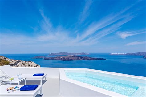 2020 Honeymoon in Santorini? Well, Obviously!