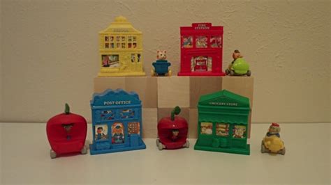 The Busy World of Richard Scarry McDonalds Toys Complete