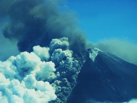 Update: Pavlof Volcano continues to erupt