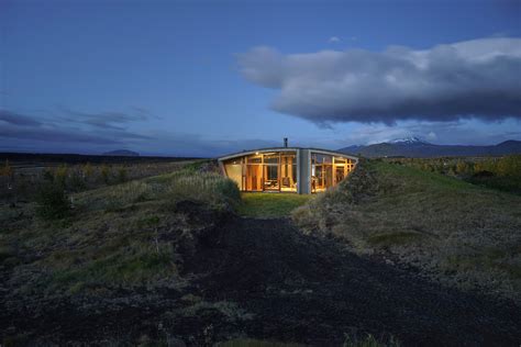 Garður Landhouse | Icelandic Turf House by Studio Granda