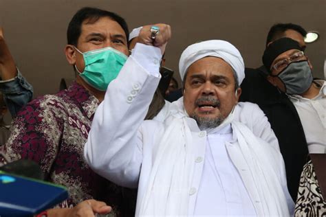 Habib Rizieq Shihab Kabur Dari Sidang, Majelis Hakim Marah • Metro ...