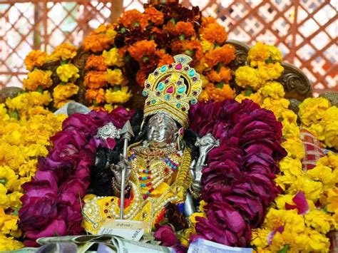 Ram Mandir Ayodhya LIVE News Updates: Truck carrying Lord Ram's idol arrives at Ayodhya Temple ...