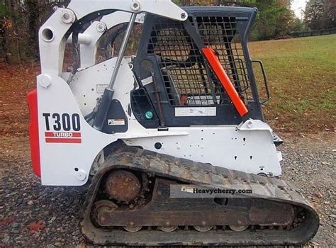 Bobcat T300 2005 Wheeled loader Construction Equipment Photo and Specs