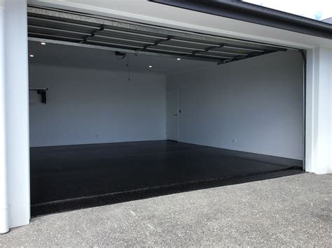 Flake Epoxy Flooring | Coolum Beach | Epoxy floor, House flooring, Garage floor epoxy