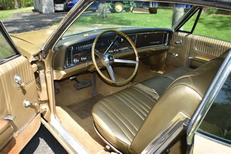 1967 Pontiac Bonneville interior | Barn Finds