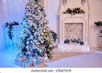 Decorated Christmas Tree White Living Room Stock Photo 1782675578 ...